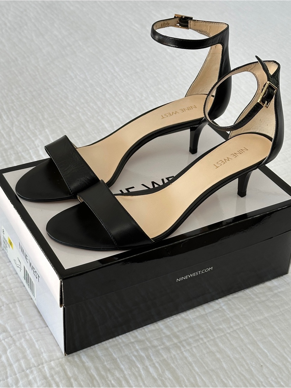 Nine West Leisa Black Leather Ankle Strap Kitten Heels Size 8